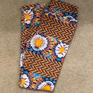 LuLaRoe vintage leggings two prints in one